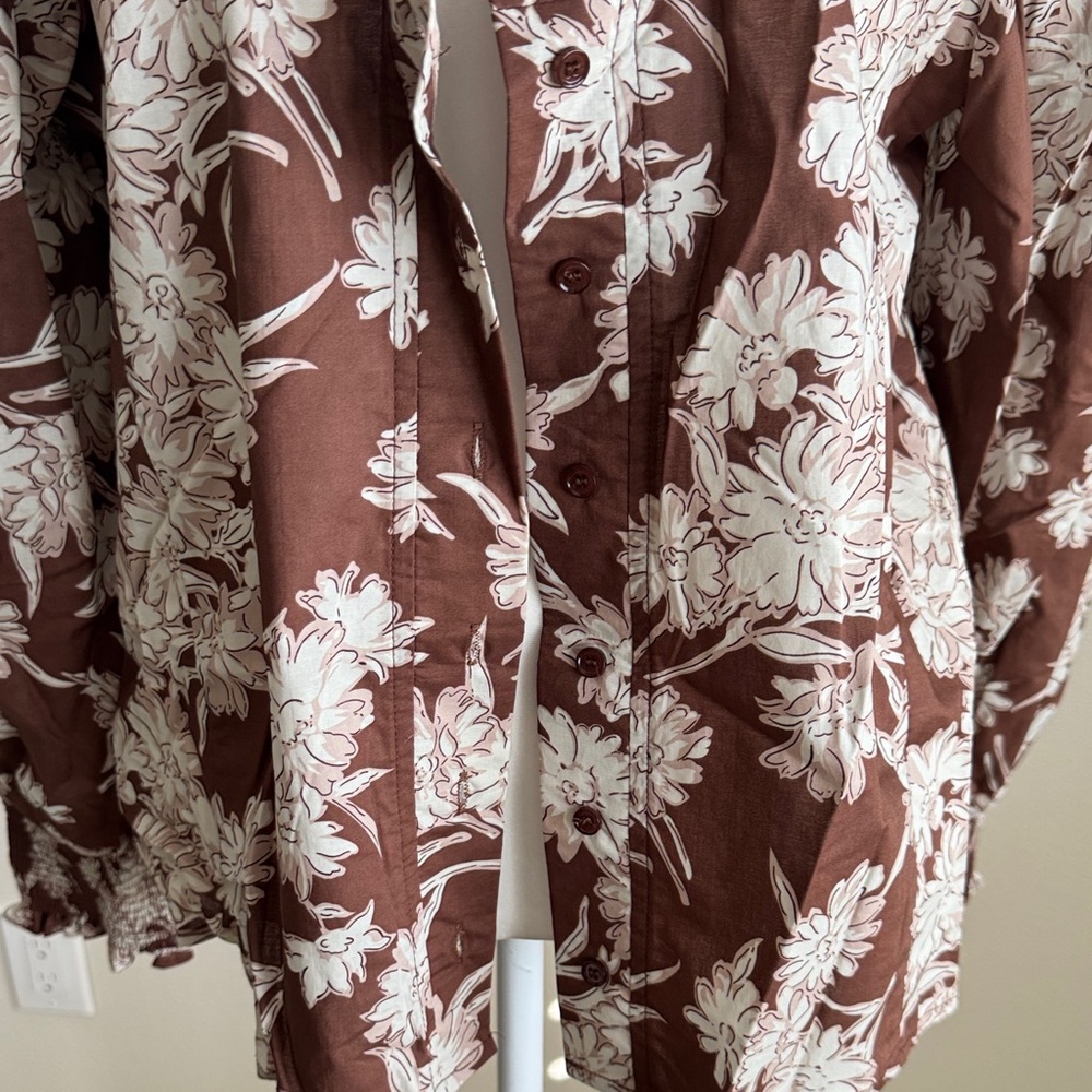 Entro Chocolate Floral Ruffle Blouse - Picture 5 of 10